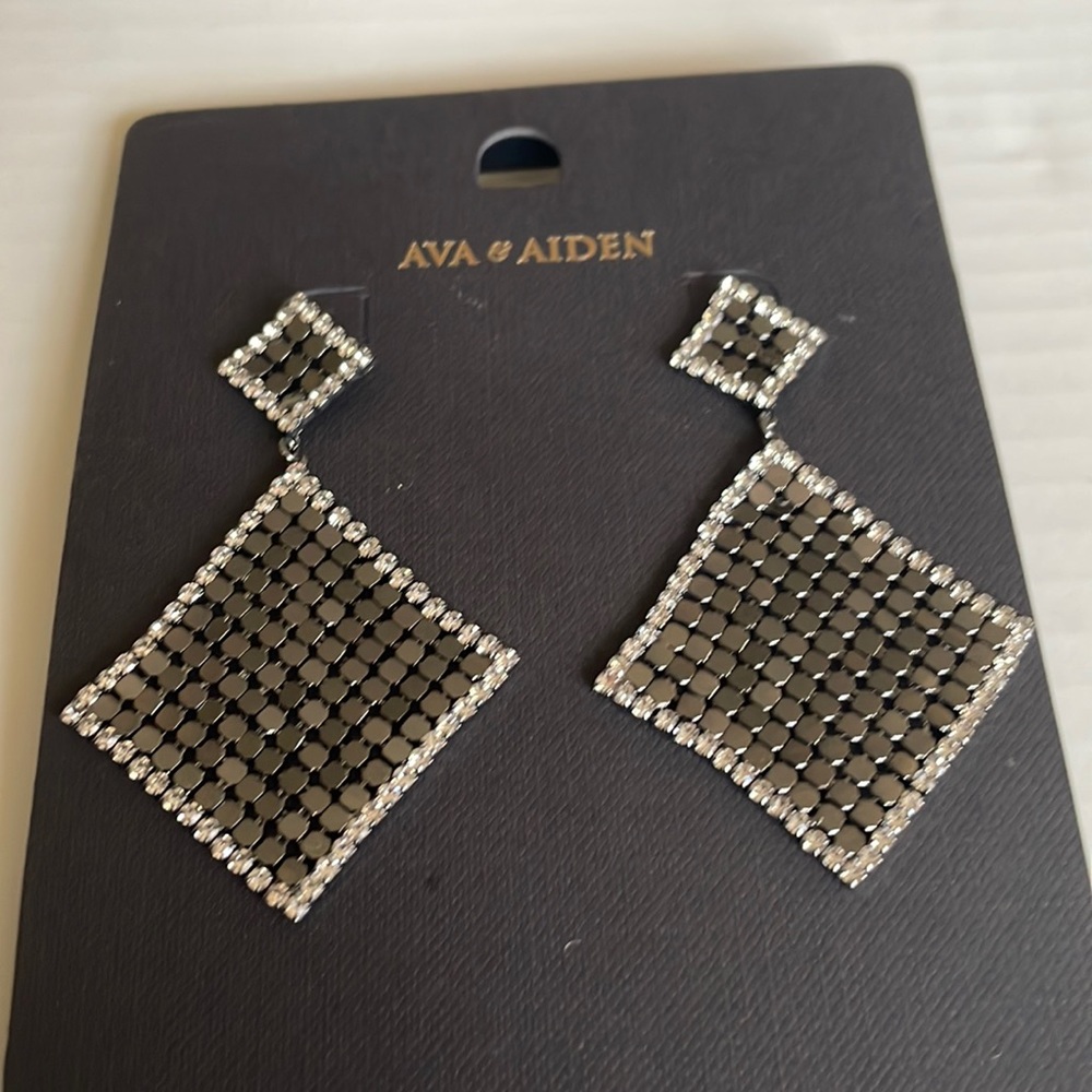 Women’s jewelry